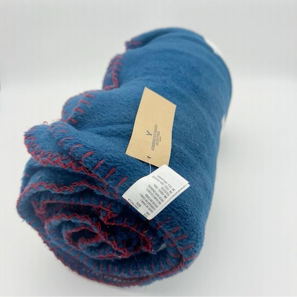 American Eagle Outfitters Other - American Eagle Fleece Throw Blanket Blue & White Gift Present New With Tags Gift
